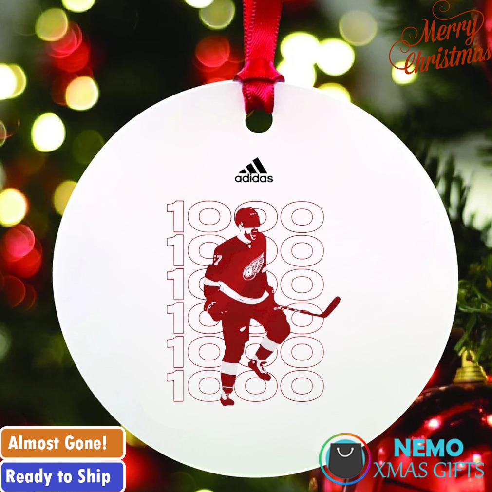 Detroit Red Wings David Perron score in 1000th game ornament