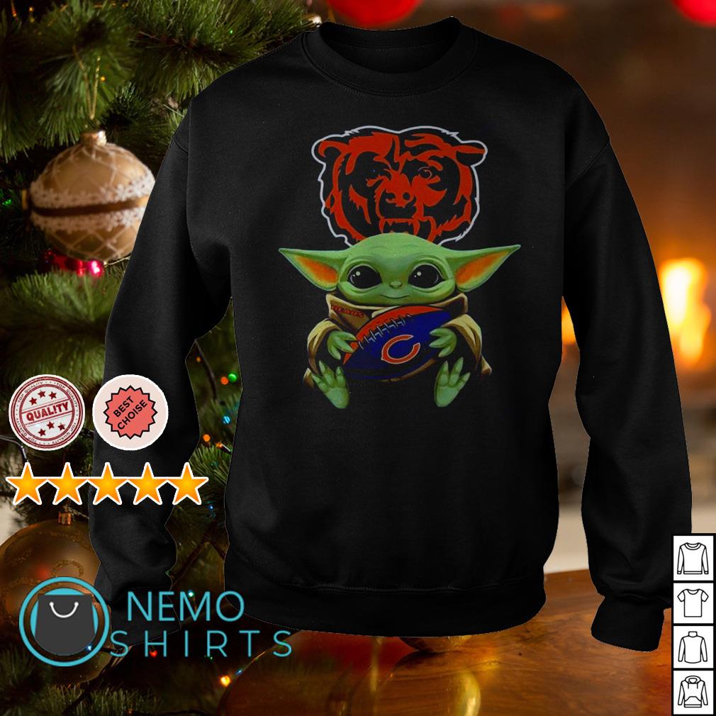 Baby Yoda hug Chicago Bears shirt, hoodie, sweater and v-neck t-shirt