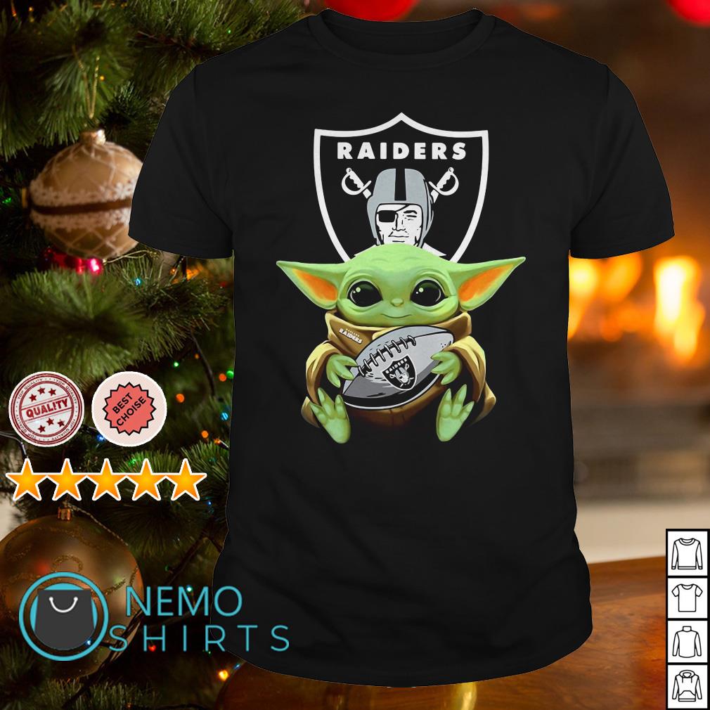 Baby Yoda Hug Oakland Raiders Shirt